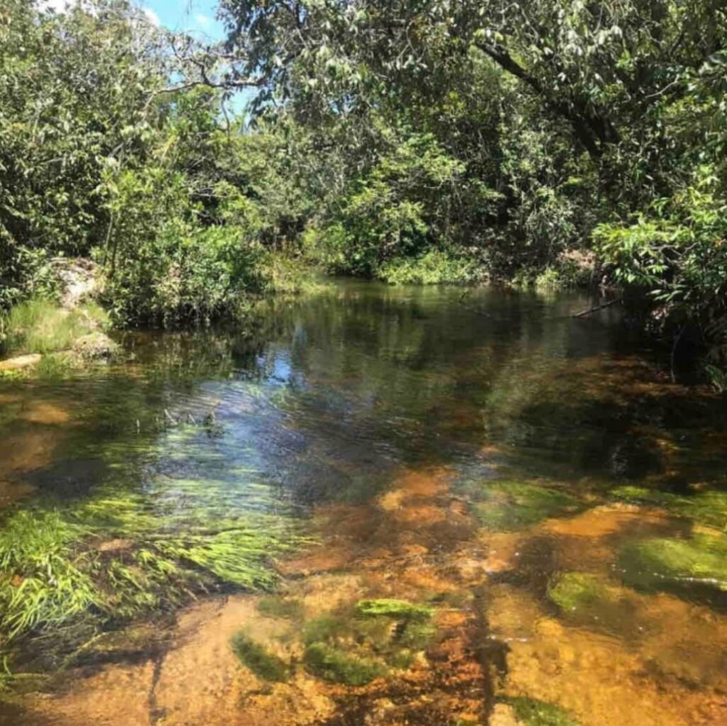 Lindo Chalé na Comunidade Rural no Km 12 – rio – entre Alto Paraíso e São Jorge