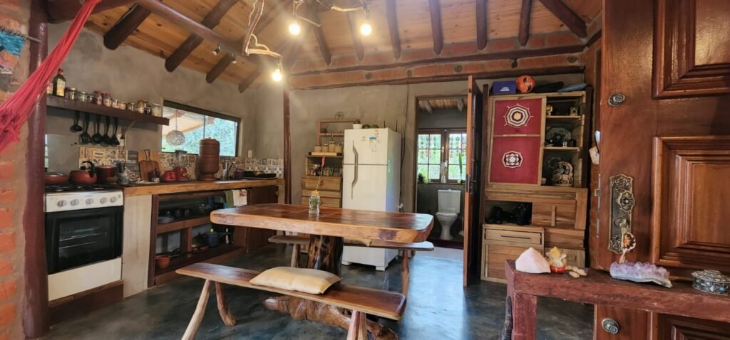 Lindo Chalé na Comunidade Rural no Km 12 – rio – entre Alto Paraíso e São Jorge