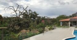 Fazenda 20 alqueires – Cachoeira – Próximo a Cachoeira Poço Encantado – Casa Sede – Nascente – Piscina aquecida – Alto Paraíso de Goiás Fazenda 20 alqueires – Cachoeira – Próximo a Cachoeira Poço Encantado – Casa Sede – Nascente – Piscina aquecida – Alto Paraíso de Goiás