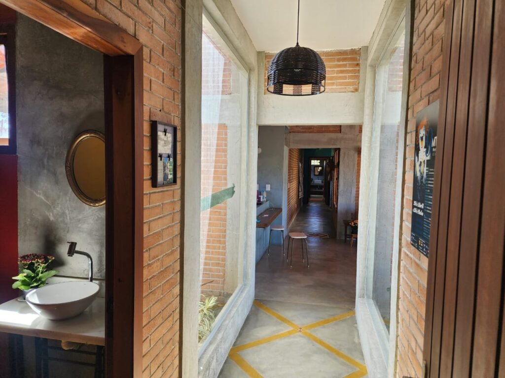 Maravilhosa Casa – pegada ecológica – 2,5km de Cavalcante/GO sentido Cachoeira Santa Barbara – Chapada dos Veadeiros