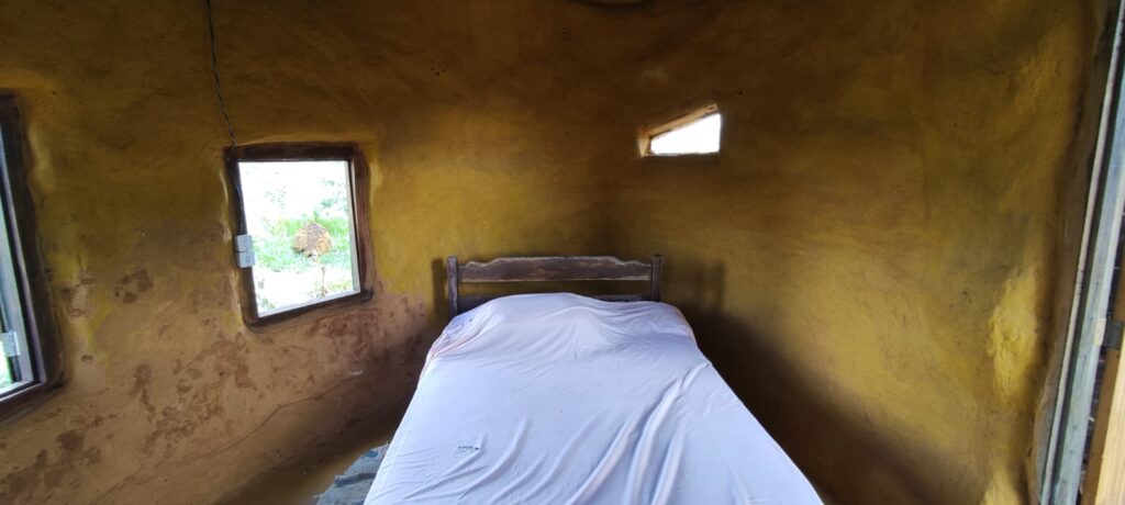 3 Casas Bioconstrução – Condomínio Rural IBC – Rio- 4km de Alto Paraíso de Goiás
