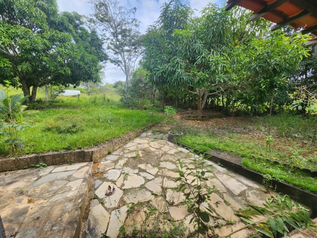 Casa – Rio – área 3,5ha – 9 km da Cachoeira Macaquinhos – Povoado Vereda – Alto Paraíso de Goiás