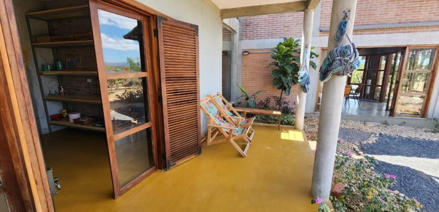 Maravilhosa Casa – pegada ecológica – 2,5km de Cavalcante/GO sentido Cachoeira Santa Barbara – Chapada dos Veadeiros