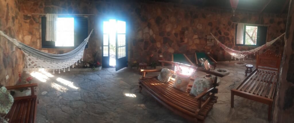 Chácara 4ha Beira Rio dos Couros – Casa Exótica e Ecológica – 12 km Alto Paraíso sentido São Jorge