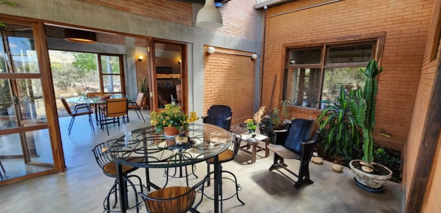 Maravilhosa Casa – pegada ecológica – 2,5km de Cavalcante/GO sentido Cachoeira Santa Barbara – Chapada dos Veadeiros