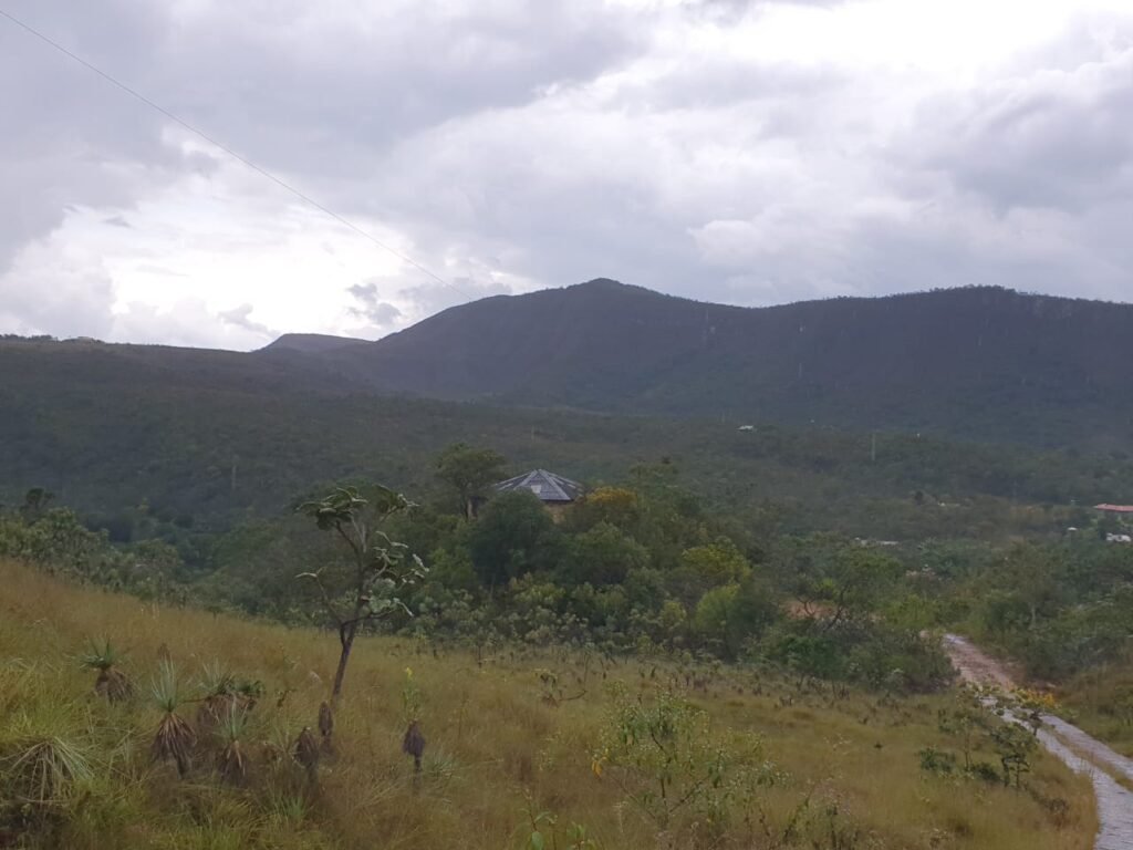 Chácara 4ha Beira Rio dos Couros – Casa Exótica e Ecológica – 12 km Alto Paraíso sentido São Jorge
