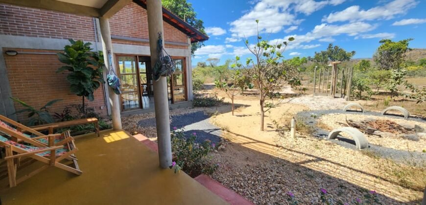 Maravilhosa Casa – pegada ecológica – 2,5km de Cavalcante/GO sentido Cachoeira Santa Barbara – Chapada dos Veadeiros