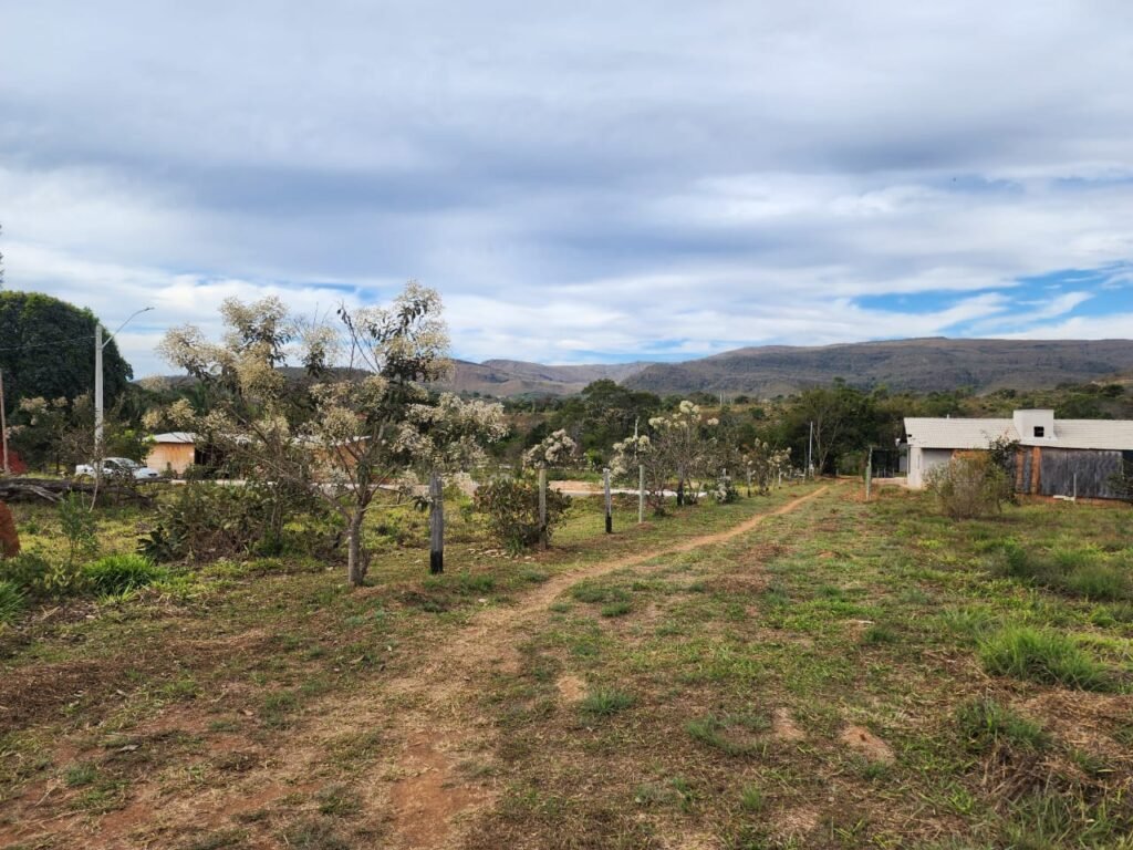 Lote 1.045 m2 – Condomínio Fechado Vale Azul – Alto Paraíso de Goiás