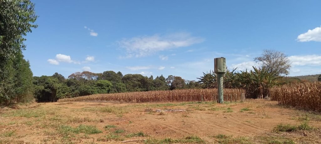 Fazenda 100ha- Rio – Casa Sede – 13km de Alto Paraíso e 1km de Terra