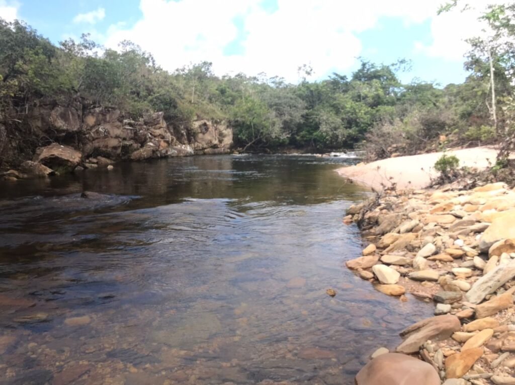 Chácara Suçuarana com acesso ao rio, Próximo a Cachoeira do Poço Encantado – Chapada dos Veadeiros