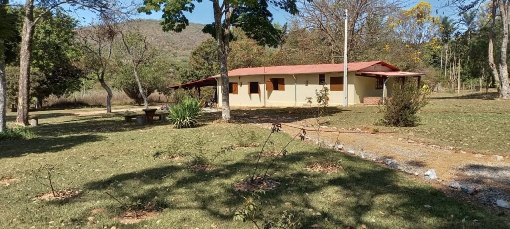Fazenda 100ha- Rio – Casa Sede – 13km de Alto Paraíso e 1km de Terra