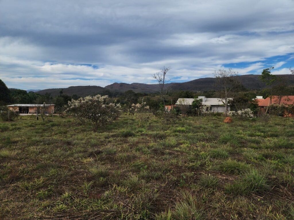Lote 1.045 m2 – Condomínio Fechado Vale Azul – Alto Paraíso de Goiás