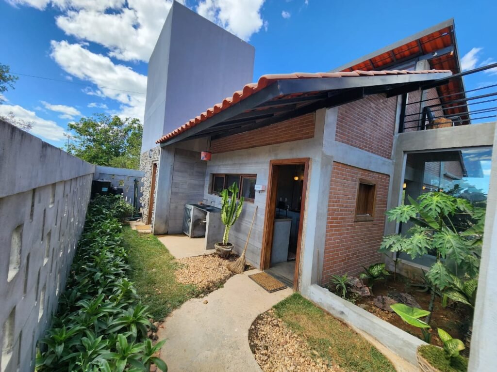 Maravilhosa Casa – pegada ecológica – 2,5km de Cavalcante/GO sentido Cachoeira Santa Barbara – Chapada dos Veadeiros
