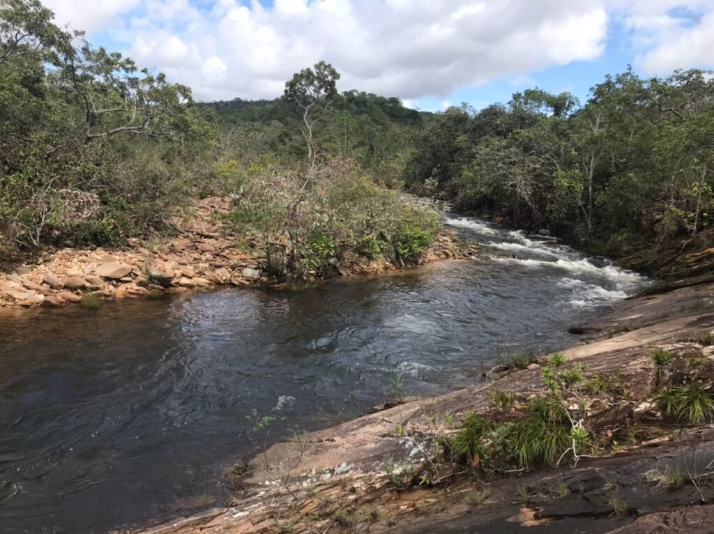 Chácara Suçuarana com acesso ao rio, Próximo a Cachoeira do Poço Encantado – Chapada dos Veadeiros