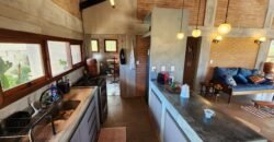 Maravilhosa Casa – pegada ecológica – 2,5km de Cavalcante/GO sentido Cachoeira Santa Barbara – Chapada dos Veadeiros Maravilhosa Casa – pegada ecológica – 2,5km de Cavalcante/GO sentido Cachoeira Santa Barbara – Chapada dos Veadeiros