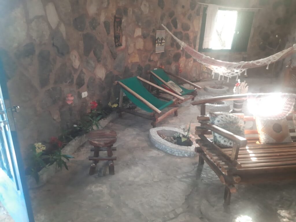Chácara 4ha Beira Rio dos Couros – Casa Exótica e Ecológica – 12 km Alto Paraíso sentido São Jorge