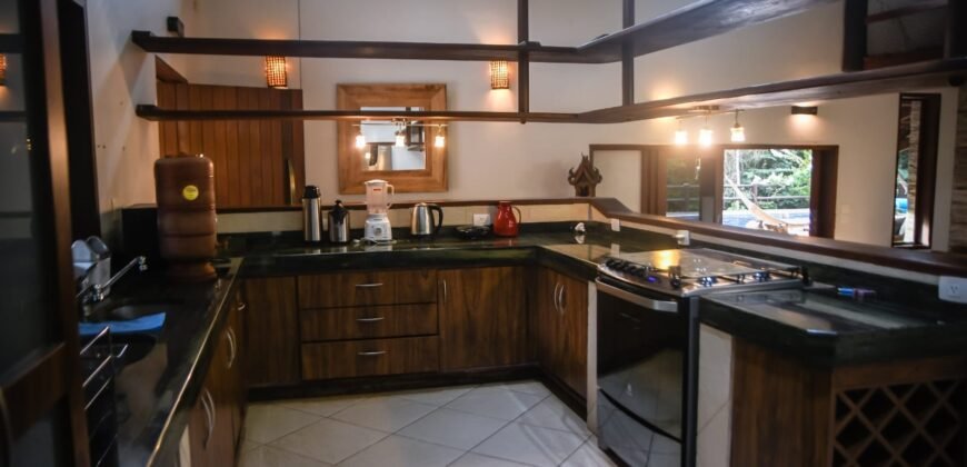 Maravilhosa Casa na Natureza – Condomínio Rural – 2 km do Centro de Alto Paraíso de Goiás