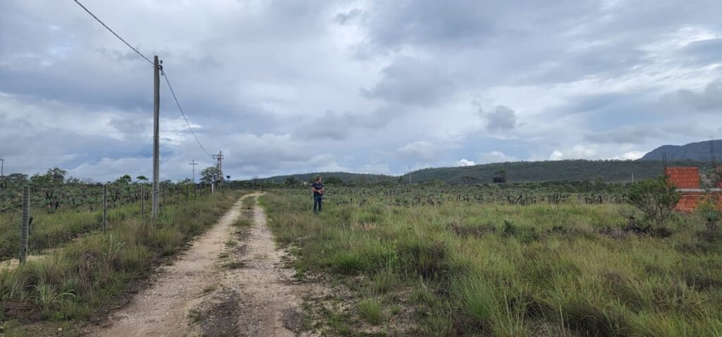 Chácara 4.000 m2 – Rio – Condomínio Rural – 12 km de Alto Paraíso sentido São Jorge