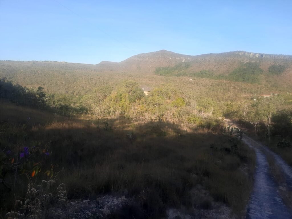 Chácara 4ha Beira Rio dos Couros – Casa Exótica e Ecológica – 12 km Alto Paraíso sentido São Jorge