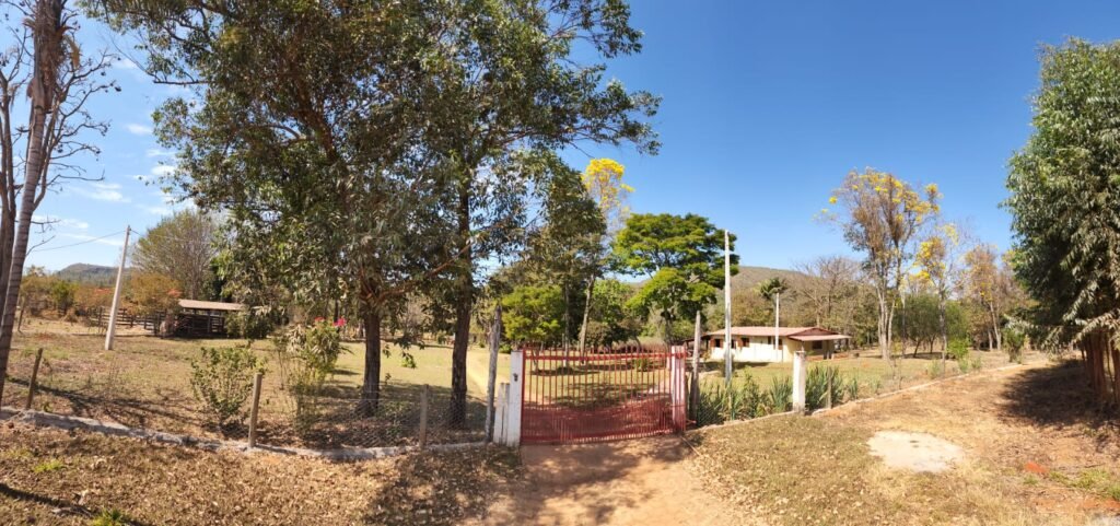 Fazenda 100ha- Rio – Casa Sede – 13km de Alto Paraíso e 1km de Terra