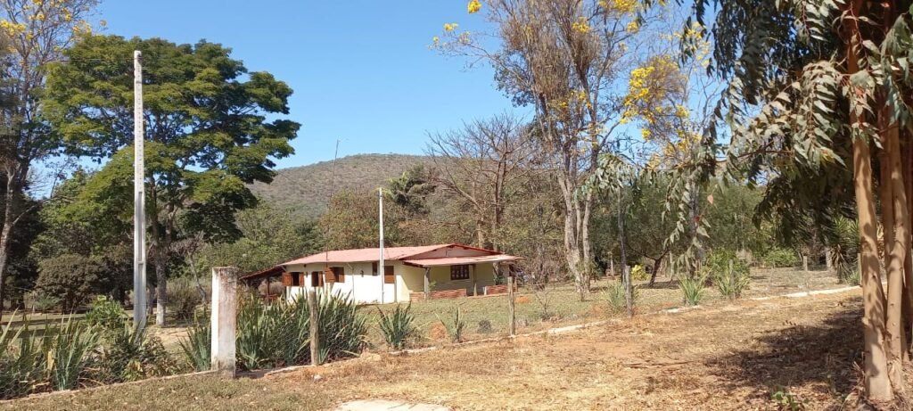 Fazenda 100ha- Rio – Casa Sede – 13km de Alto Paraíso e 1km de Terra
