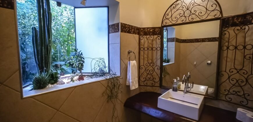 Maravilhosa Casa na Natureza – Condomínio Rural – 2 km do Centro de Alto Paraíso de Goiás