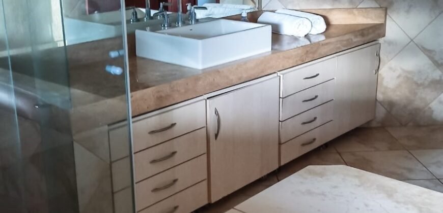 Maravilhosa Casa na Natureza – Condomínio Rural – 2 km do Centro de Alto Paraíso de Goiás