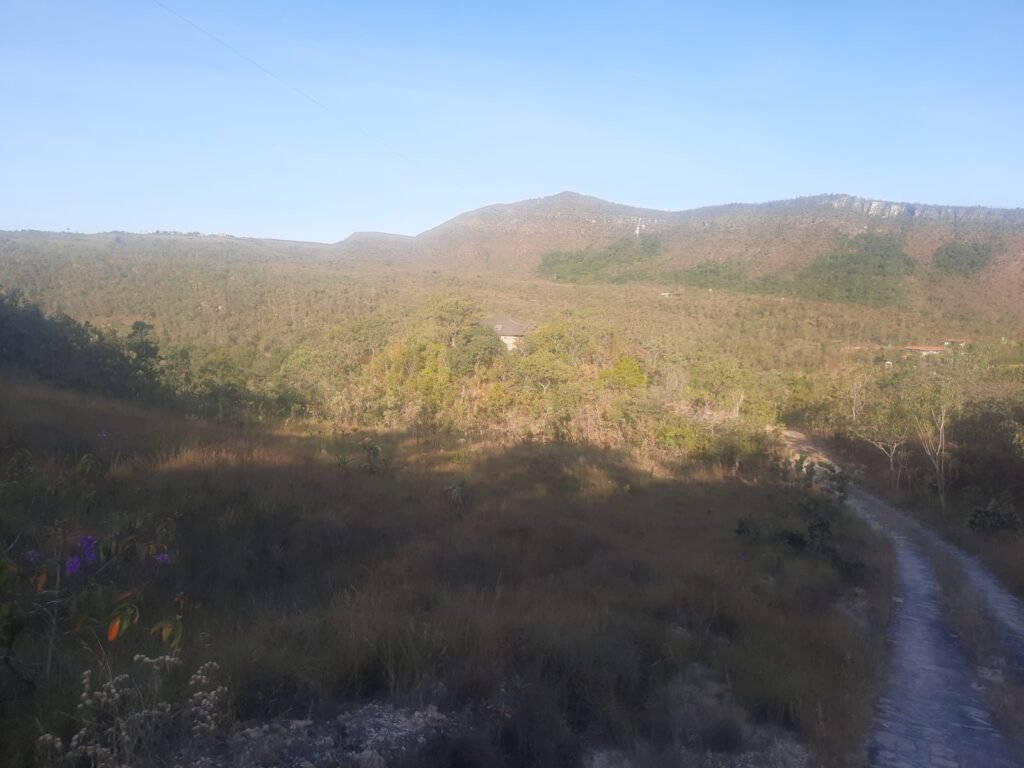 Chácara 4ha Beira Rio dos Couros – Casa Exótica e Ecológica – 12 km Alto Paraíso sentido São Jorge