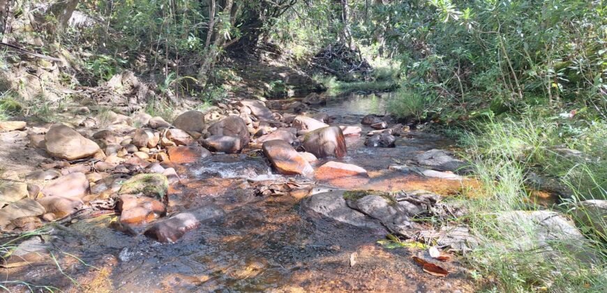 Maravilhosa Casa na Natureza – Condomínio Rural – 2 km do Centro de Alto Paraíso de Goiás