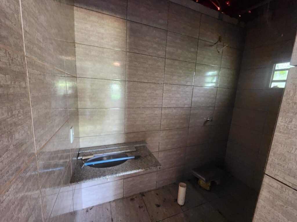 Casa – Rio – área 3,5ha – 9 km da Cachoeira Macaquinhos – Povoado Vereda – Alto Paraíso de Goiás