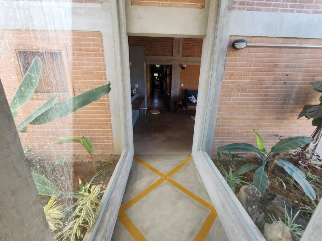 Maravilhosa Casa – pegada ecológica – 2,5km de Cavalcante/GO sentido Cachoeira Santa Barbara – Chapada dos Veadeiros