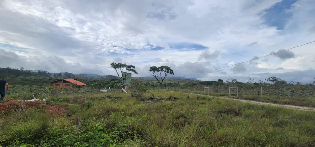 Chácara 4.000 m2 – Rio – Condomínio Rural – 12 km de Alto Paraíso sentido São Jorge