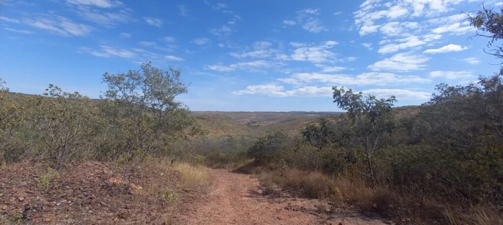 Fazenda 100ha- Rio – Casa Sede – 13km de Alto Paraíso e 1km de Terra