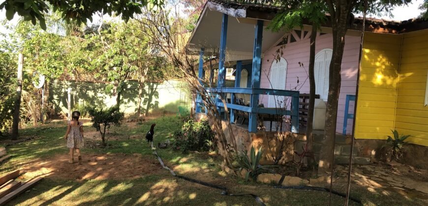 Vende-se Pousada – Lote 1.887,80 m2 – Centro – Alto Paraíso de Goiás