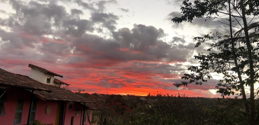 Vende-se Pousada – Lote 1.887,80 m2 – Centro – Alto Paraíso de Goiás