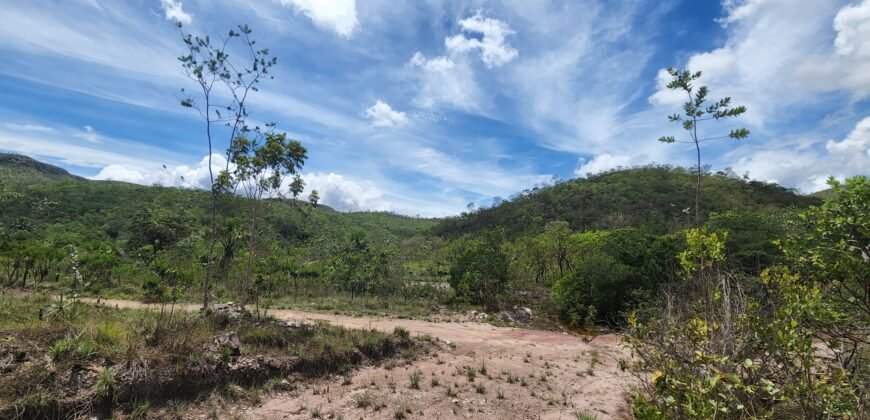 Fazenda 222ha com Cachoeira e Rio Vale do Macaco – Proximo a Cachoeira Macaquinhos – Alto Paraíso de Goiás