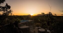 3 Casas – Maravilhosa Vista para Morro da Baleia – Margem Rio das Cobras – Alto Paraíso de Goiás – Chapada dos Veadeiros 3 Casas – Maravilhosa Vista para Morro da Baleia – Margem Rio das Cobras – Alto Paraíso de Goiás – Chapada dos Veadeiros