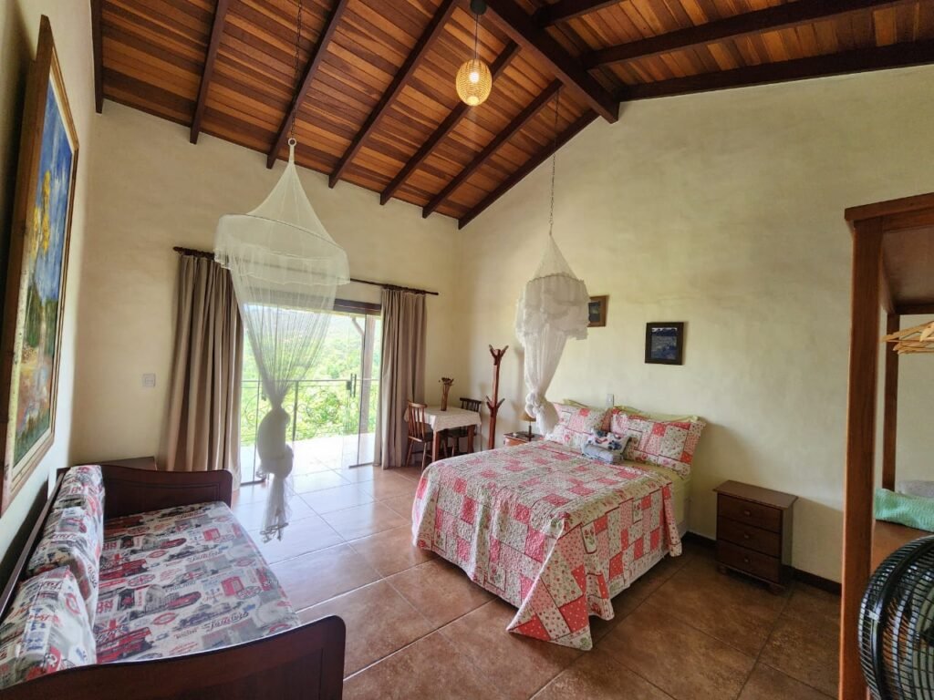 Maravilhosa Casa no Bairro Estância Paraíso – Alto Paraíso de Goiás – Chapada dos Veadeiros