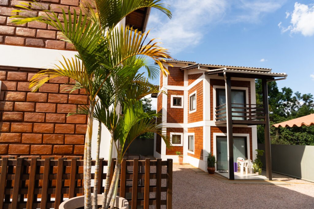 Propriedade – 3 Casas + Prédio Comercial – Avenida Principal – Alto Paraíso – Chapada dos Veadeiros