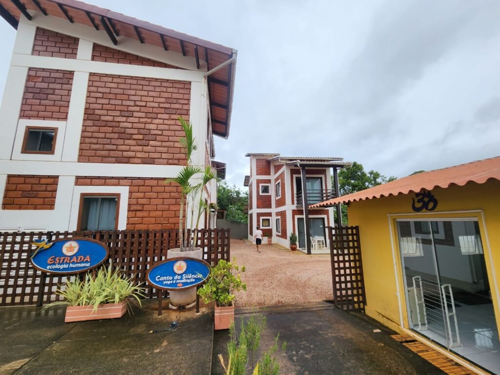 Propriedade – 3 Casas + Prédio Comercial – Avenida Principal – Alto Paraíso – Chapada dos Veadeiros