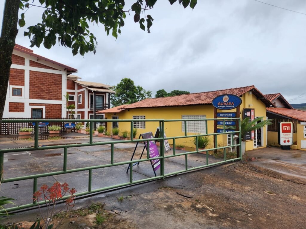 Propriedade – 3 Casas + Prédio Comercial – Avenida Principal – Alto Paraíso – Chapada dos Veadeiros