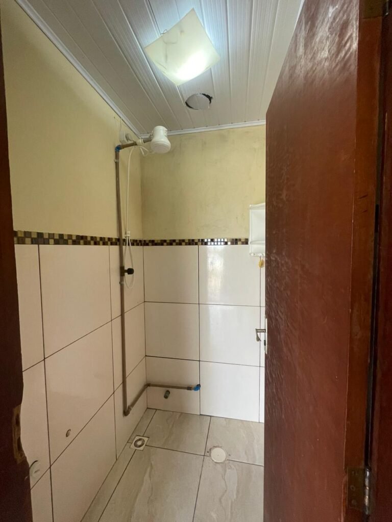 Casa com Três Pisos + Casa Menos + Depósito –  Vila Bandeira – Alto Paraíso de Goiás – Escriturada