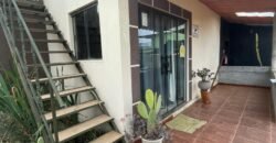 Casa com Três Pisos + Casa Menos + Depósito –  Vila Bandeira – Alto Paraíso de Goiás – Escriturada