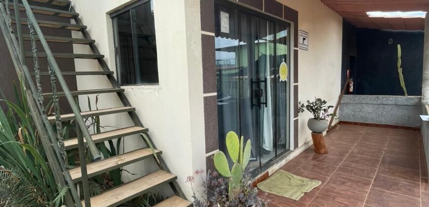 Casa com Três Pisos + Casa Menos + Depósito –  Vila Bandeira – Alto Paraíso de Goiás – Escriturada