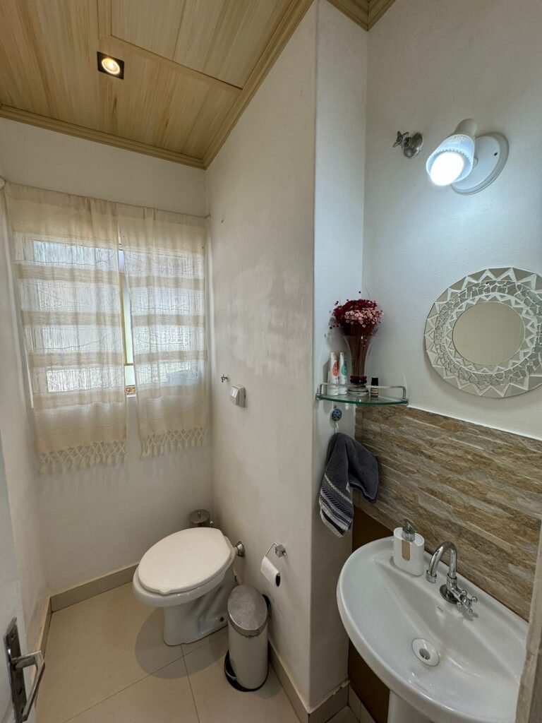 Vende-se Linda Casa – Estância Paraíso – Alto Paraíso de Goiás
