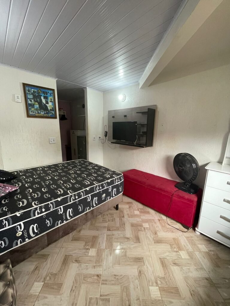 Casa com Três Pisos + Casa Menos + Depósito –  Vila Bandeira – Alto Paraíso de Goiás – Escriturada