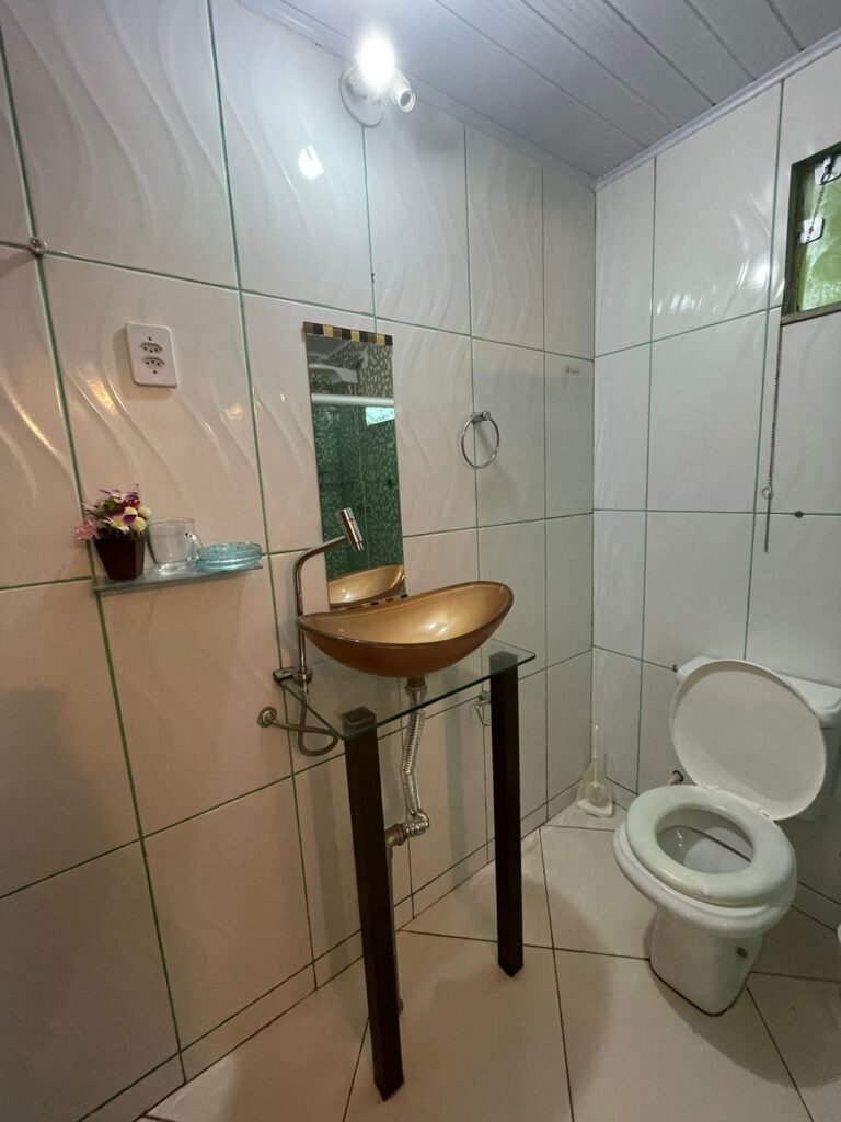 Casa com Três Pisos + Casa Menos + Depósito –  Vila Bandeira – Alto Paraíso de Goiás – Escriturada