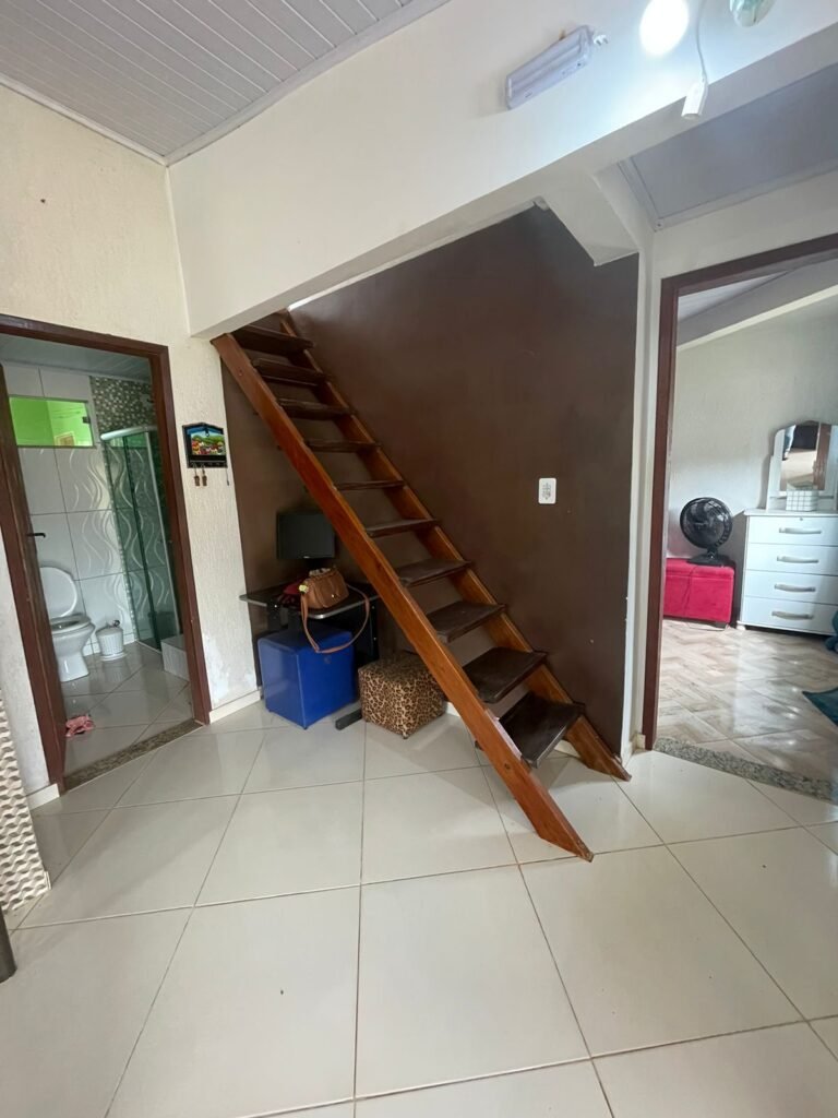 Casa com Três Pisos + Casa Menos + Depósito –  Vila Bandeira – Alto Paraíso de Goiás – Escriturada