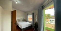 Casa com Três Pisos + Casa Menos + Depósito –  Vila Bandeira – Alto Paraíso de Goiás – Escriturada