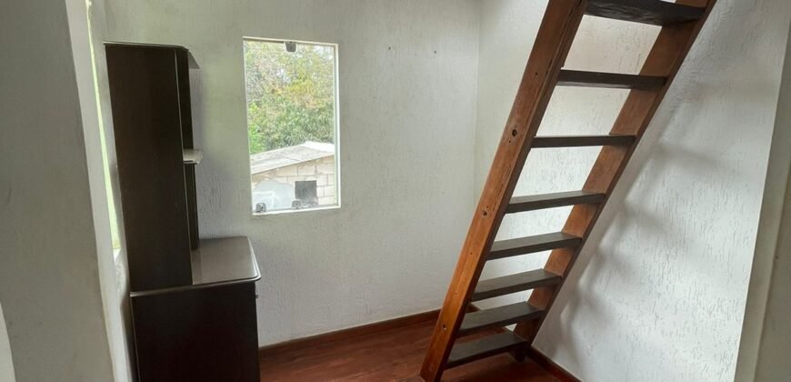 Casa com Três Pisos + Casa Menos + Depósito –  Vila Bandeira – Alto Paraíso de Goiás – Escriturada